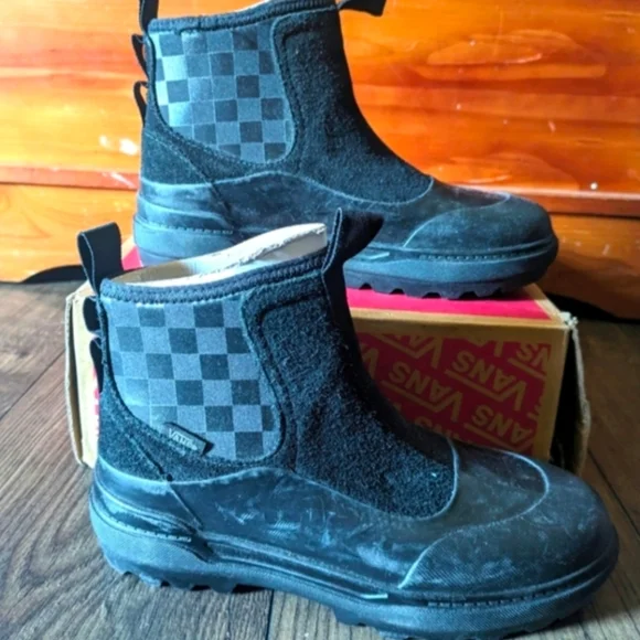 Vans Colfax Boot Women 5 Waterproof Black Checkered Side UltraCush 012026 - Picture 2 of 10
